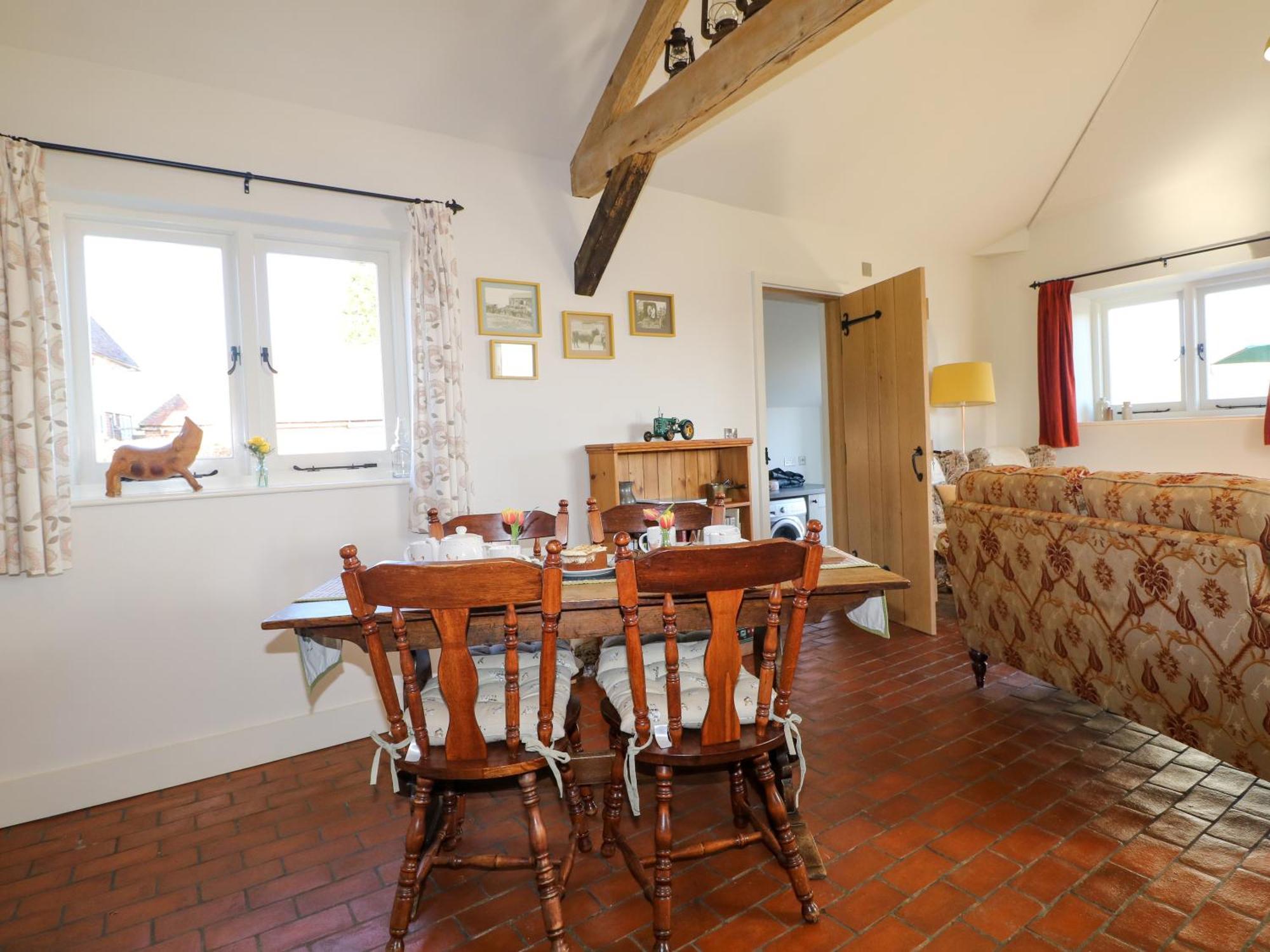 The Cowshed Villa Battle Exterior photo